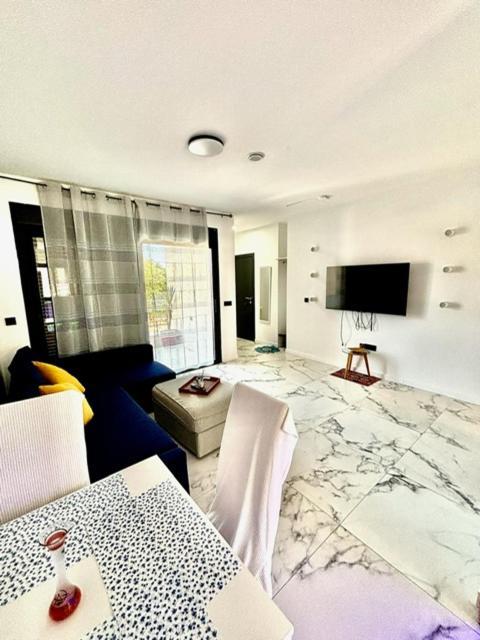 Vila Lova- Luxury Apartments Roquetas de Mar Luaran gambar